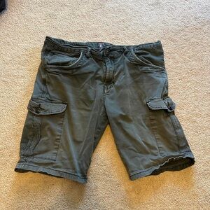 Men's Green Cargo Shorts